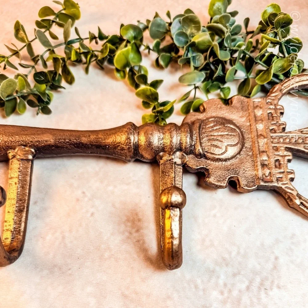 Ornate Skeleton Key Wall Hanging Coat Rack